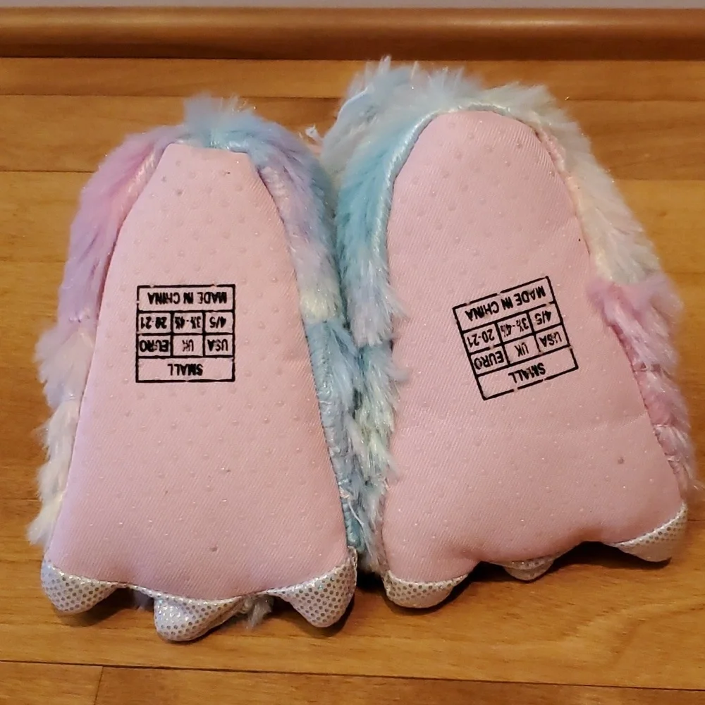 Baby Girls Falls Creek Rainbow Monster Slippers Size 4/5 Fur Claws NWT